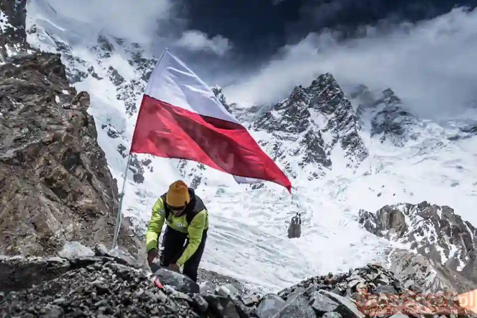 Andrzej Bargiel na nartach Atomic Backland w Himalajach